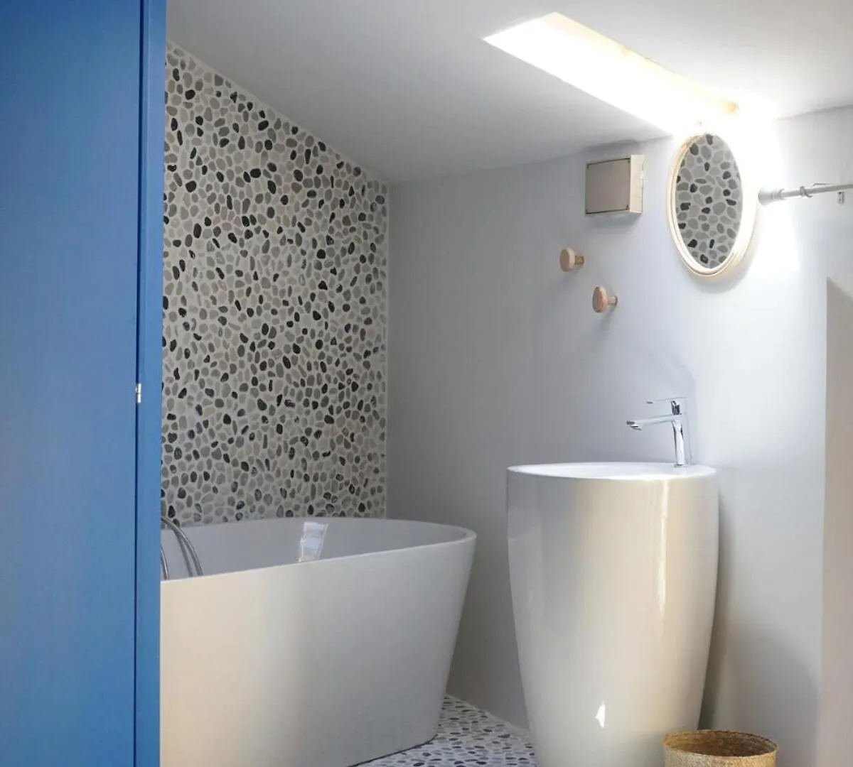 Casaia - Santorin - Chambre Avec Salle De Bain Privee Hyeres 0*,  France